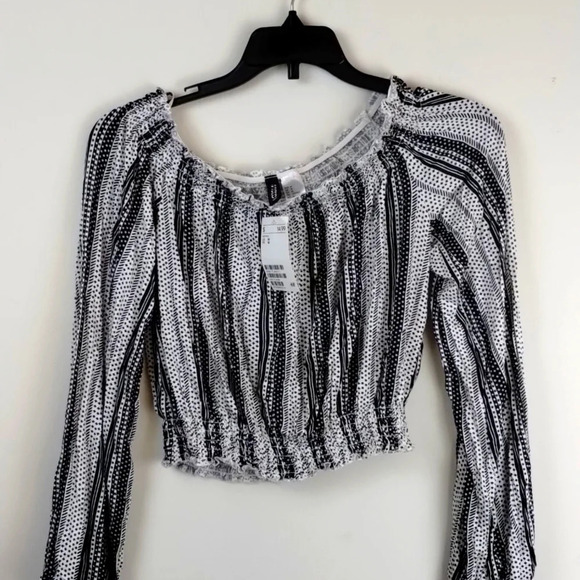 H&M Women's White and Black Off Shoulder Crop Top Fashion Shirt - Picture 1 of 4